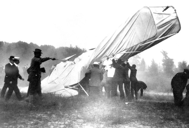 Wright flyer crash in 1908